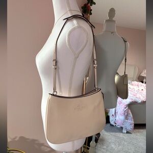 Cream Colored Coach Bag 🍦